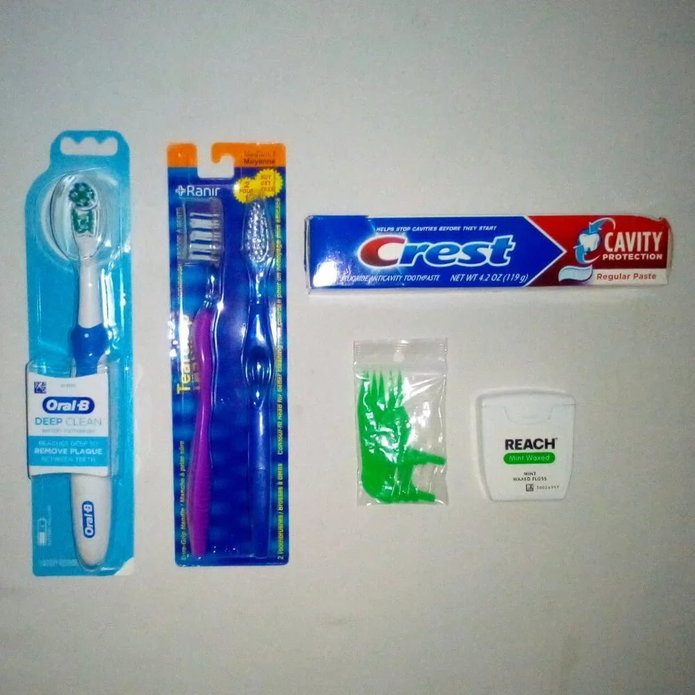 Oral B Deep Clean Battery Toothbrush Bundle (7): Paste, Floss, Flossers, Etc.New